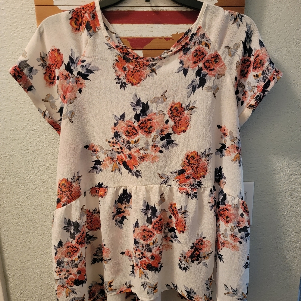 Beautiful floral top for summer